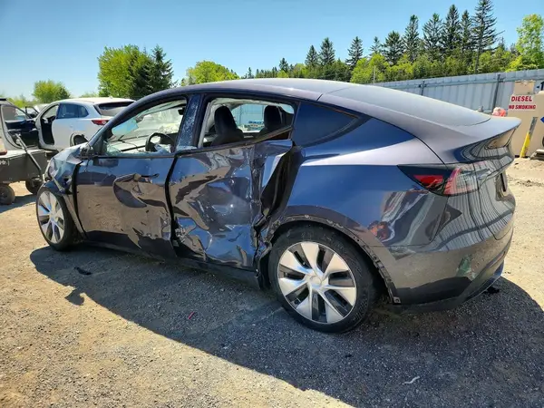 LRWYGDEE4PC079298 2023 TESLA MODEL Y - Image 2