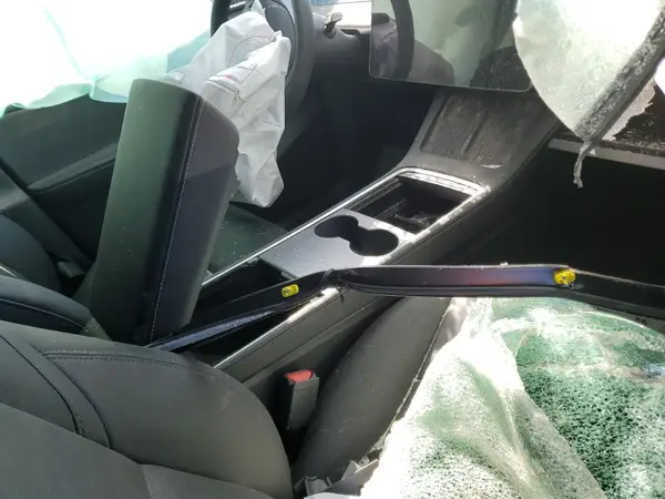 LRWYGDEE4PC137054 2023 TESLA MODEL Y - Image 8