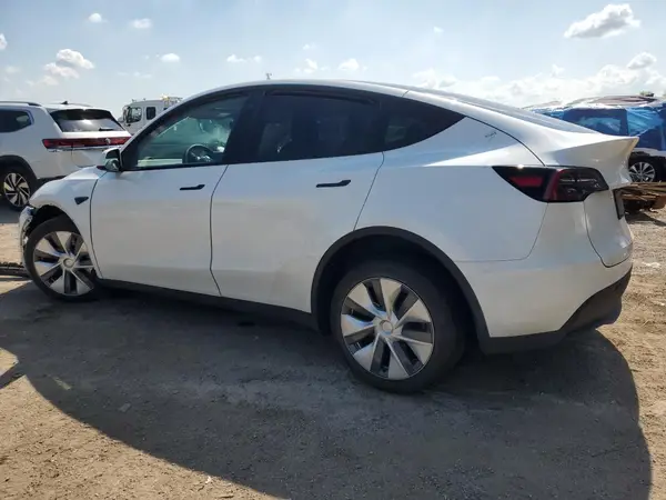 LRWYGDEE5PC028568 2023 TESLA MODEL Y - Image 2