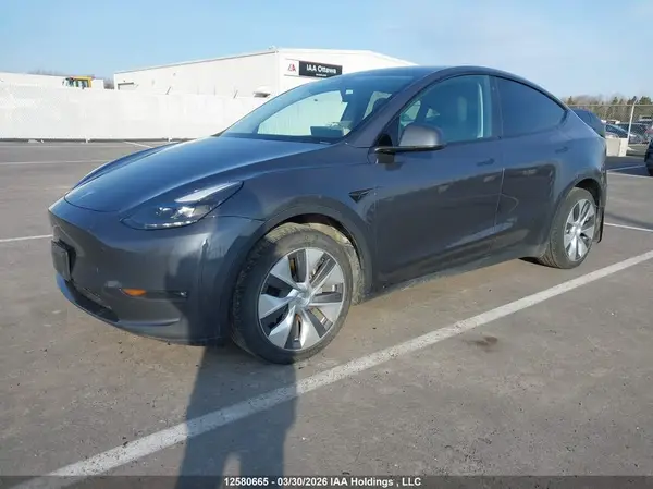 LRWYGDEE5PC067175 2023 TESLA MODEL Y - Image 2