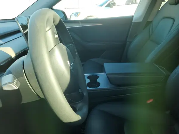 LRWYGDEE5PC162559 2023 TESLA MODEL Y - Image 8