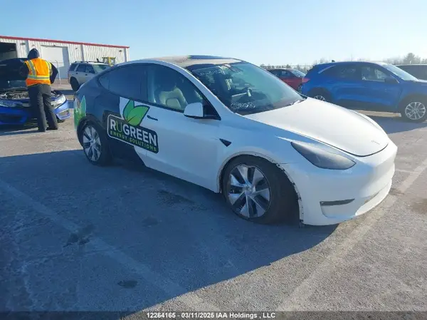 LRWYGDEE5PC264525 2023 TESLA MODEL Y - Image 1