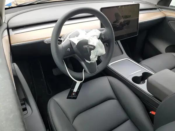 LRWYGDEE5PC266209 2023 TESLA MODEL Y - Image 8