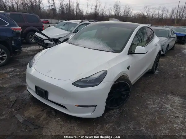 LRWYGDEE6PC005946 2023 TESLA MODEL Y - Image 2
