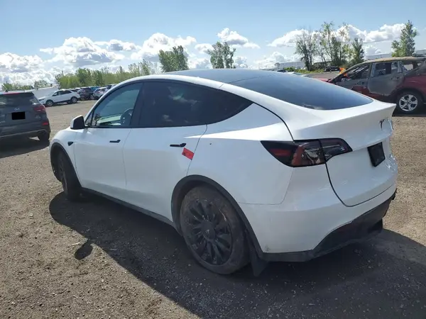 LRWYGDEE8PC229459 2023 TESLA MODEL Y - Image 2