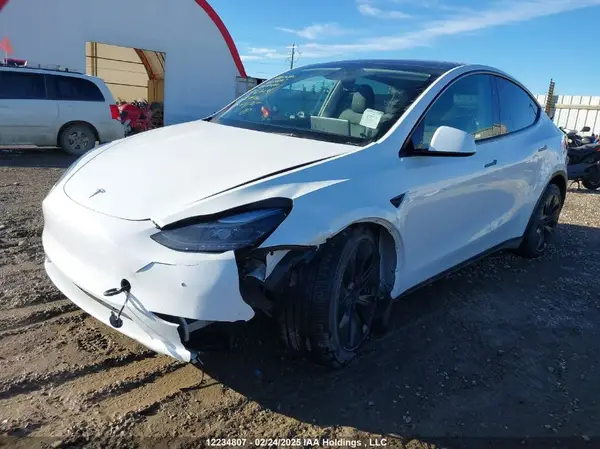 LRWYGDEE8RC670236 2024 TESLA MODEL Y - Image 2