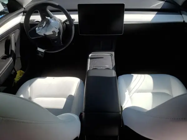 LRWYGDEEXPC104060 2023 TESLA MODEL Y - Image 8