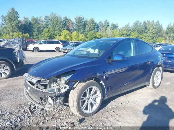 LRWYGDEEXPC110117 2023 TESLA MODEL Y - Image 2
