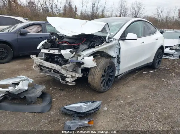 LRWYGDEEXRC642308 2024 TESLA MODEL Y - Image 2