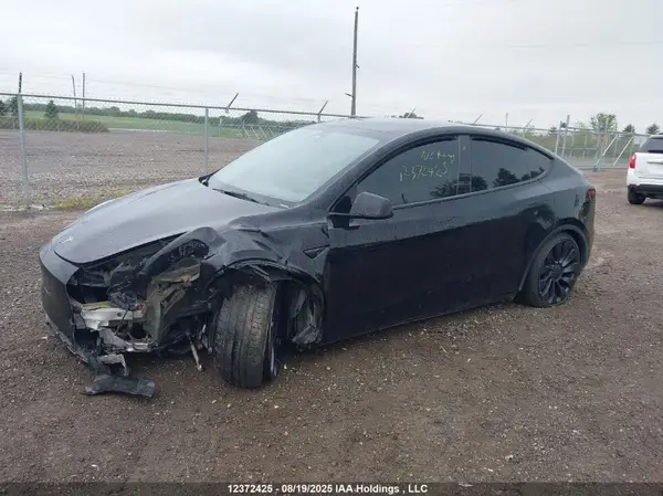 LRWYGDEF4PC966716 2023 TESLA MODEL Y - Image 2
