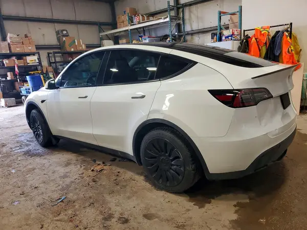 LRWYGDFD0PC967570 2023 TESLA MODEL Y - Image 2
