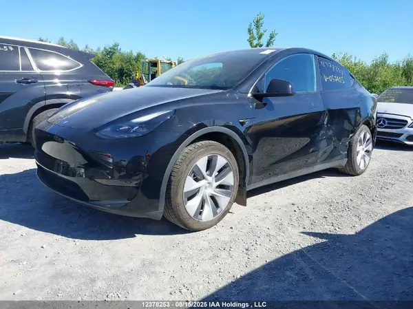LRWYGDFD6PC057423 2023 TESLA MODEL Y - Image 2