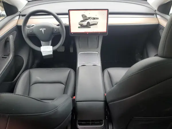 LRWYGDFD7RC639369 2024 TESLA MODEL Y - Image 8