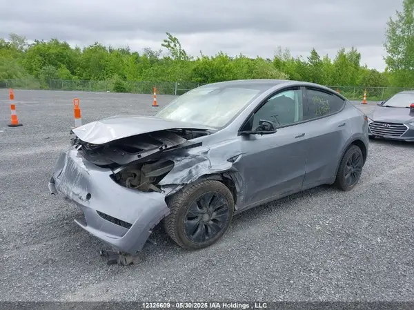 LRWYGDFD7RC673084 2024 TESLA MODEL Y - Image 2