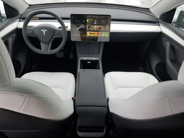 LRWYGDFD8RC662417 2024 TESLA MODEL Y - Image 8