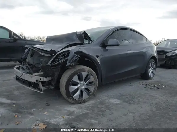 LRWYGDLE0PC029241 2023 TESLA MODEL Y - Image 2