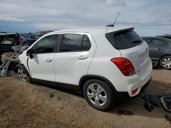 LSGCJKSB0KY007477 2019 CHEVROLET TRAX - Image 2