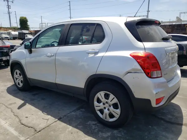 LSGCJKSB6KY000842 2019 CHEVROLET TRAX - Image 2