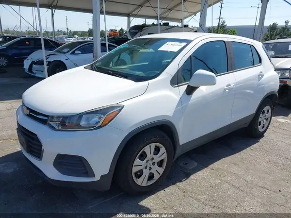 LSGCJKSB6KY008309 2019 CHEVROLET TRAX - Image 2