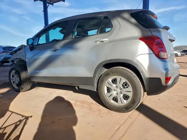 LSGCJKSB8KY000860 2019 CHEVROLET TRAX - Image 2