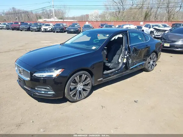 LVY062MA0PP349778 2023 VOLVO S90 - Image 2