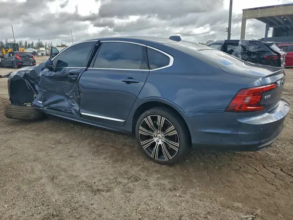 LVY062MA2PP337602 2023 VOLVO S90 - Image 2