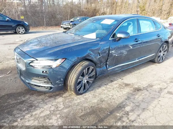 LVY062MA3PP319142 2023 VOLVO S90 - Image 2