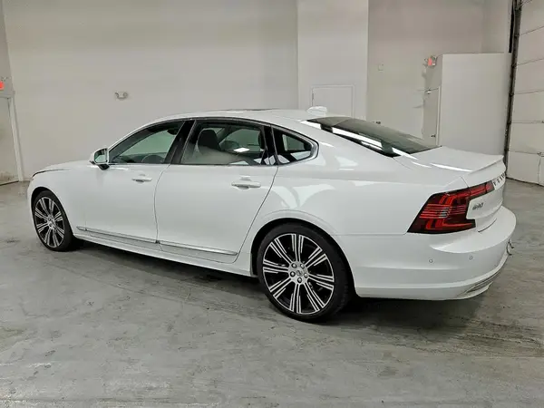 LVY062MA3PP336880 2023 VOLVO S90 - Image 2
