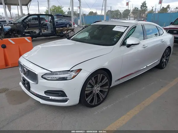 LVY062MA4PP321742 2023 VOLVO S90 - Image 2