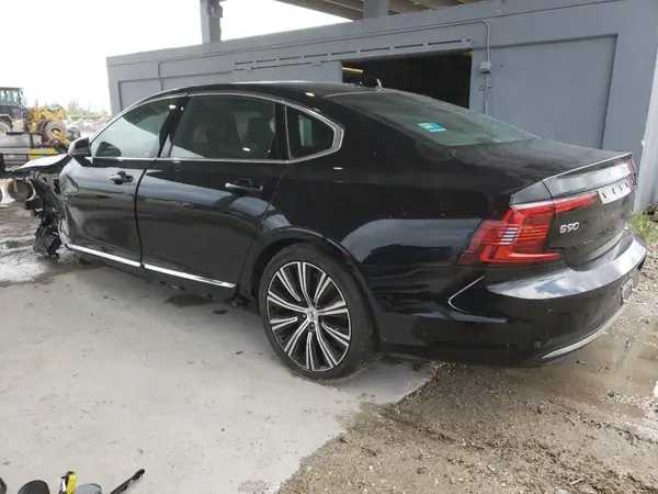 LVY062ME1RP391415 2024 VOLVO S90 - Image 2