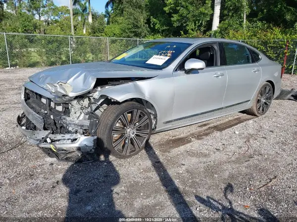 LVY062ML2NP263824 2022 VOLVO S90 - Image 2
