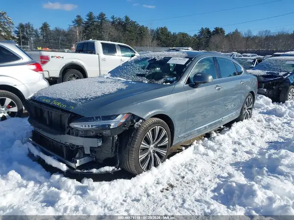 LVY062ML9NP269250 2022 VOLVO S90 - Image 2
