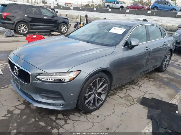 LVY102MK3JP056690 2018 VOLVO S90 - Image 2