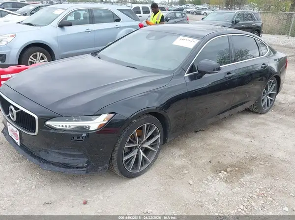 LVY102MK7JP056076 2018 VOLVO S90 - Image 2