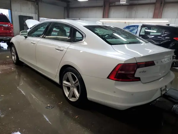LVY982AK2JP022353 2018 VOLVO S90 - Image 2