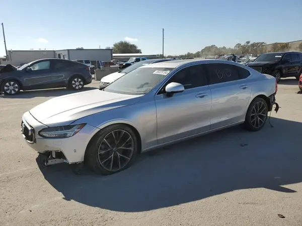 LVY982AK2JP039105 2018 VOLVO S90 - Image 1