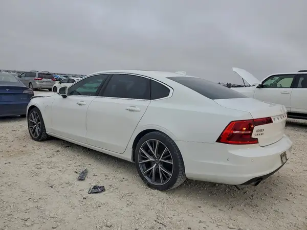 LVY982AK3JP034530 2018 VOLVO S90 - Image 2