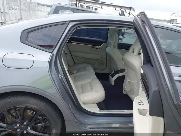 LVY982AK7JP004334 2018 VOLVO S90 - Image 8