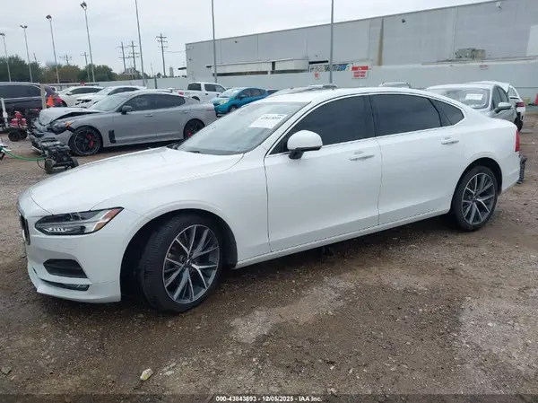 LVY982AKXJP024576 2018 VOLVO S90 - Image 2