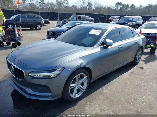 LVY982AKXJP032127 2018 VOLVO S90 - Image 2