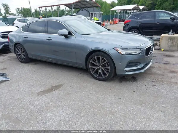 LVY982MK0JP032987 2018 VOLVO S90 - Image 1