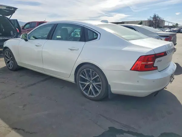 LVY982MK1JP028978 2018 VOLVO S90 - Image 2