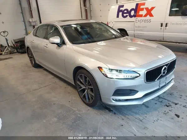 LVY982MK1JP033825 2018 VOLVO S90 - Image 1