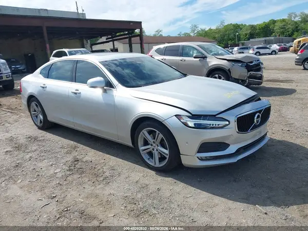 LVY982MK2JP015379 2018 VOLVO S90 - Image 1
