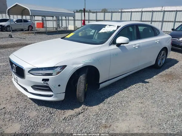 LVY982MK2JP021425 2018 VOLVO S90 - Image 2