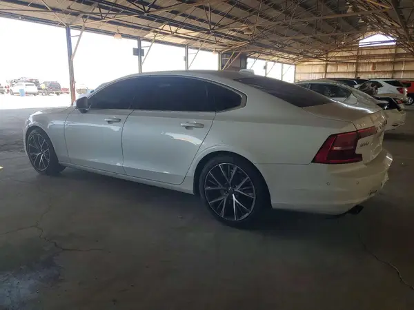 LVY982MK2JP032831 2018 VOLVO S90 - Image 2