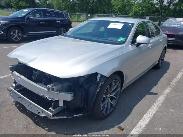 LVY982MK2JP036037 2018 VOLVO S90 - Image 2