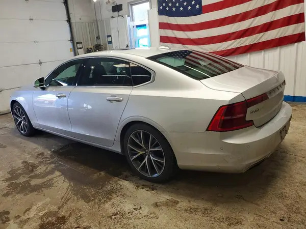 LVY982MK3JP035186 2018 VOLVO S90 - Image 2