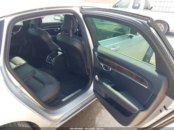 LVY982MK4JP008210 2018 VOLVO S90 - Image 8