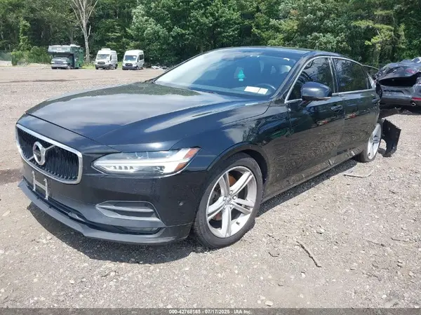 LVY982MK4JP033902 2018 VOLVO S90 - Image 2